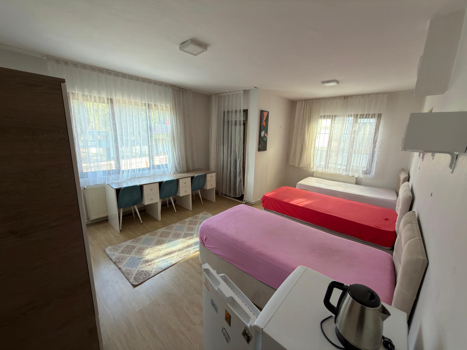 3 Kişilik Apart Oda